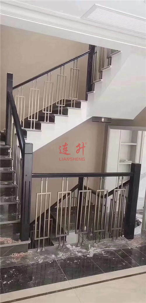 铝艺轻奢风格